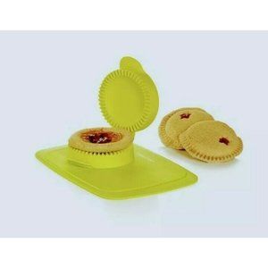 Tupperware Pocket Turnover Empanada Sandwich Pie Maker 2 PC SET Margarita